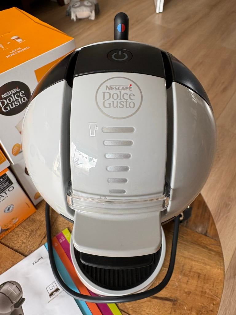 Nescafé Dolce Gusto Koffiemachine met Latte Macchiato, Koffiemachine, Ophalen of Verzenden, Zo goed als nieuw, 1 kopje
