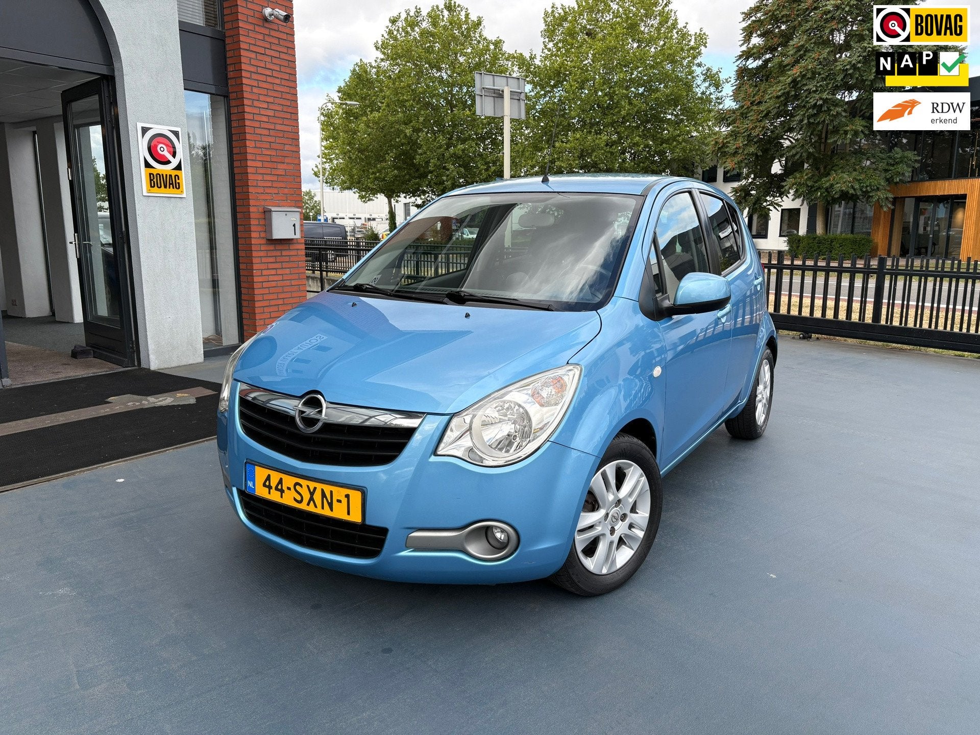 Opel Agila 1.0 Edition AIRCO HOGE INSTAP, Euro 5, Gebruikt, 31 €/maand, Blauw