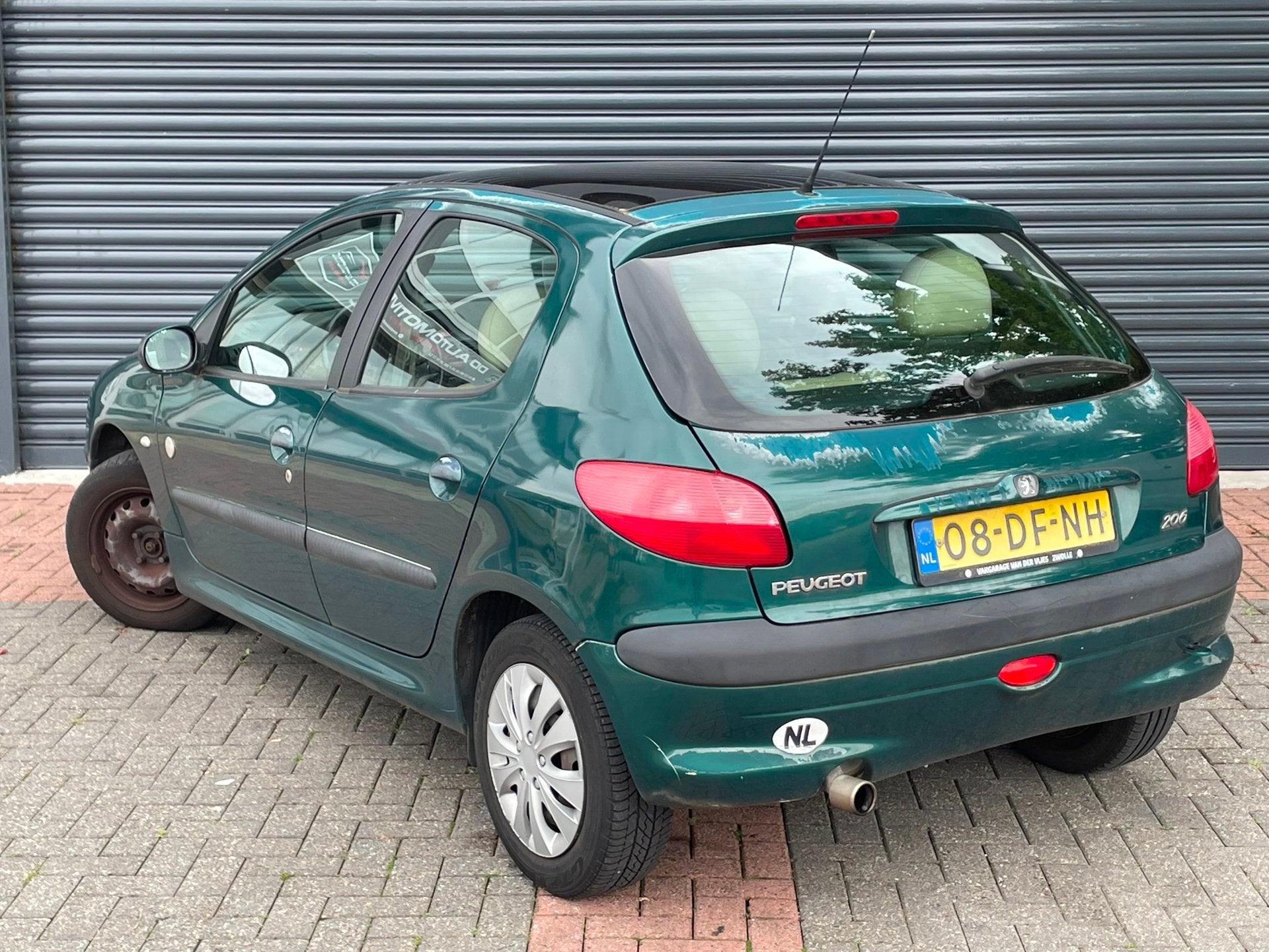 Peugeot 206 1.6 XT Pano | Airco | Elektr Ramen | Leder, Beige, 4 cilinders, Handgeschakeld, 88 pk