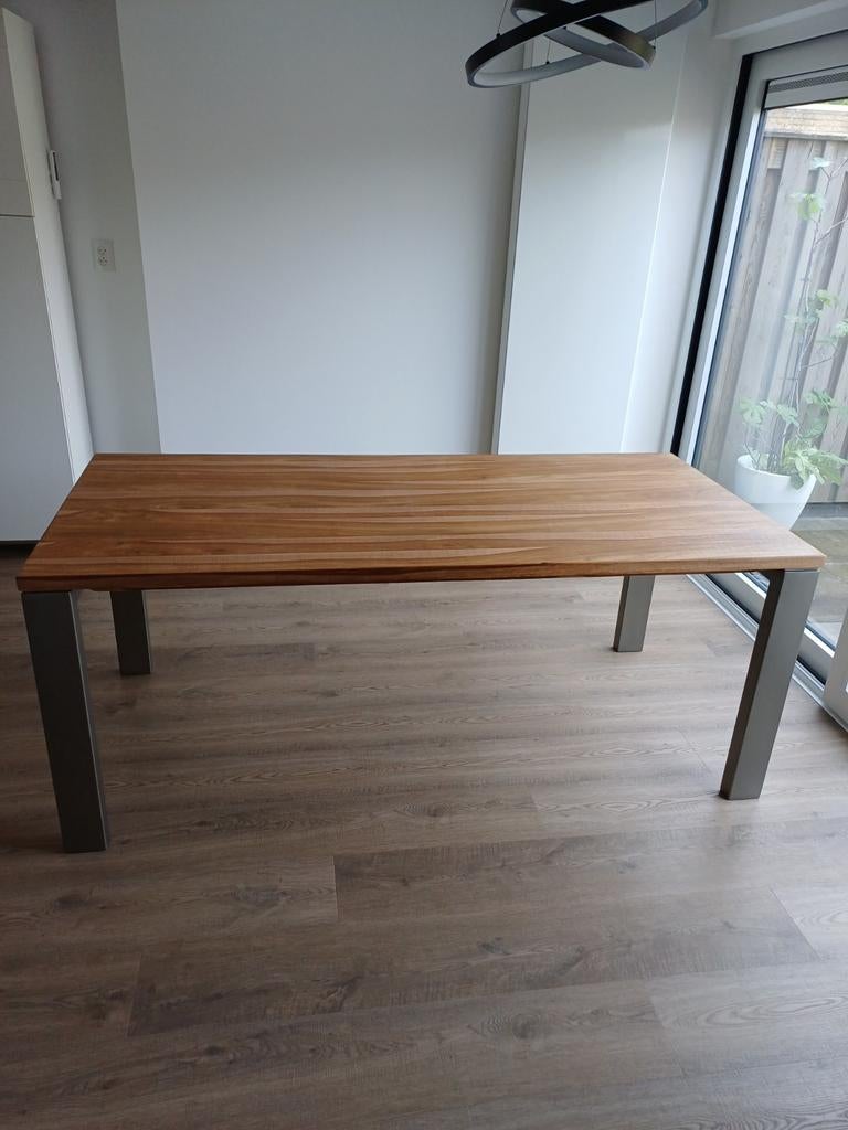 Xooon eettafel met houten blad en metalen poten, Gebruikt, Modern, Industrieel, 50 tot 100 cm, Vijf personen of meer
