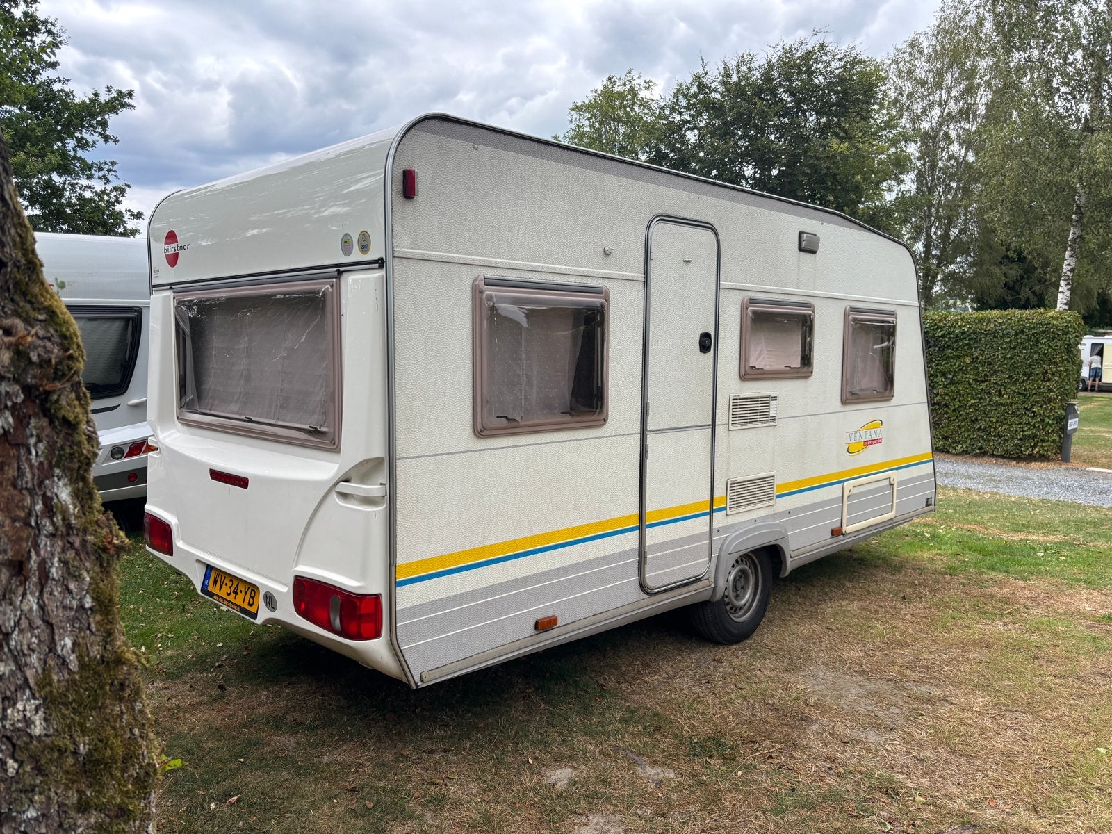 Bürstner Ventana 435 (1999) met luifel en voortent, Caravans en Kamperen, Caravans, Vast bed, Treinzit, Particulier, Bürstner
