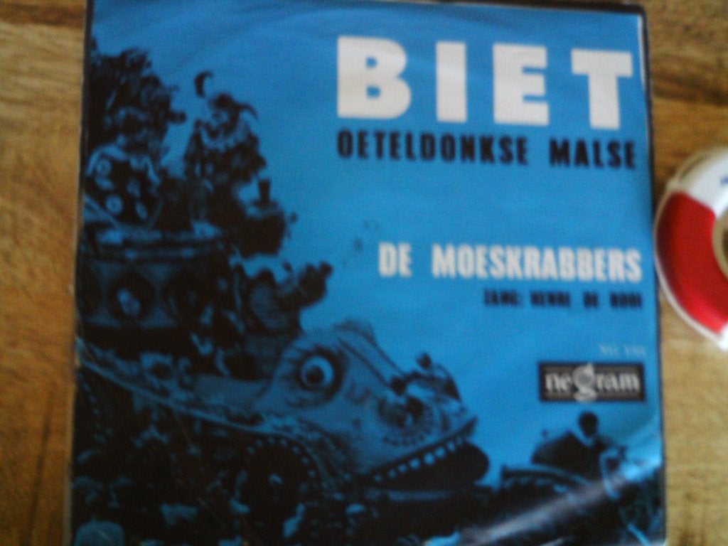 De Moeskrabbers - Biet /// Oeteldonkse Malse 22a, Cd's en Dvd's, 7 inch, Ophalen of Verzenden, Zo goed als nieuw, Beschermende buitenhoes