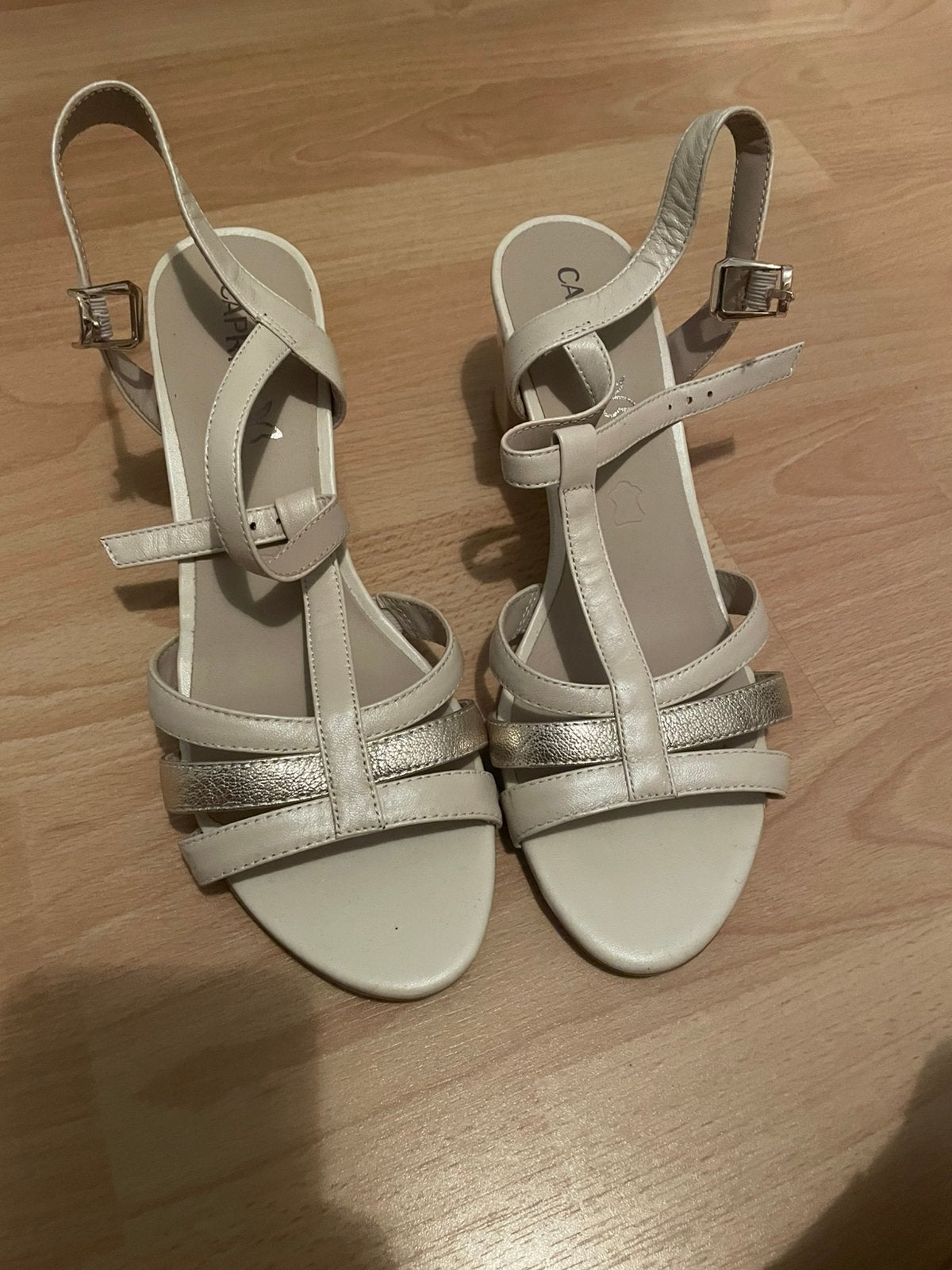 Sandalen met hak caprice maat 40, Kleding | Dames, Beige, Nieuw, Sandalen of Muiltjes, Ophalen of Verzenden