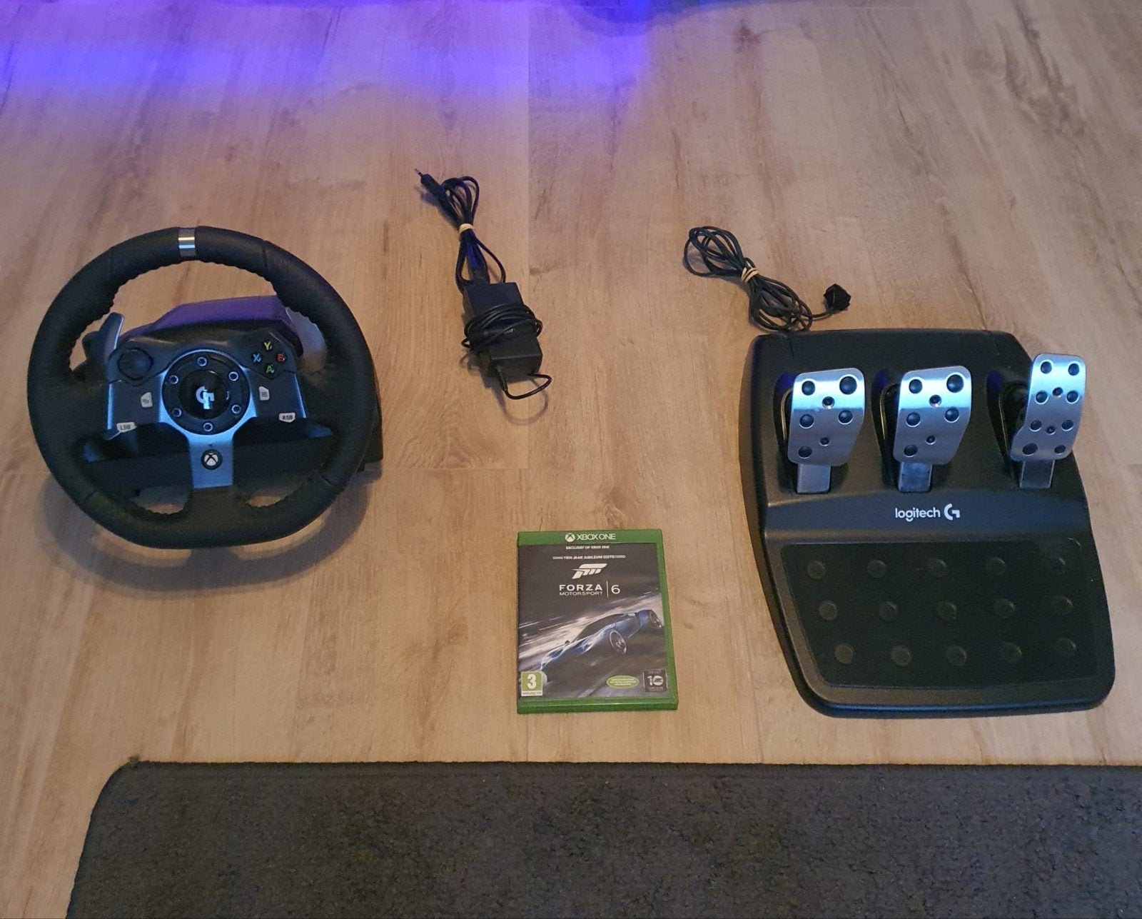 Logitech G920 Driving Force Racing Wheel met spel, Spelcomputers en Games, Ophalen of Verzenden, Zo goed als nieuw, Stuurtje of Sportattribuut