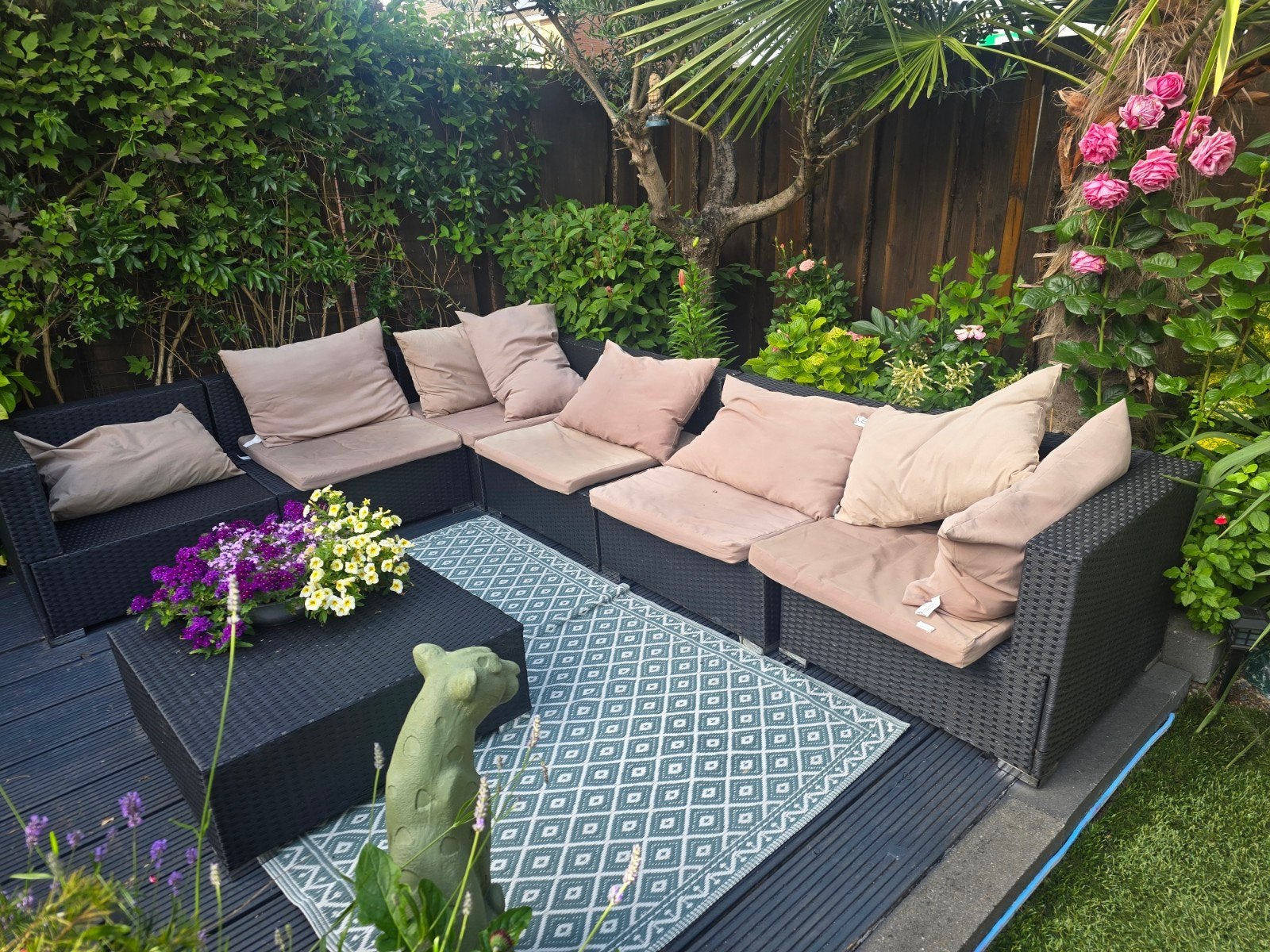 Zwarte loungebank voor buiten van wicker materiaal, Ophalen, Zo goed als nieuw, Wicker, Loungeset