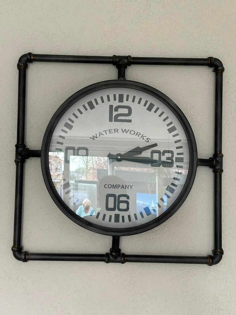 Wandklok, uniek in uitvoering, Huis en Inrichting, Woonaccessoires | Klokken, Ophalen of Verzenden, Zo goed als nieuw, Wandklok