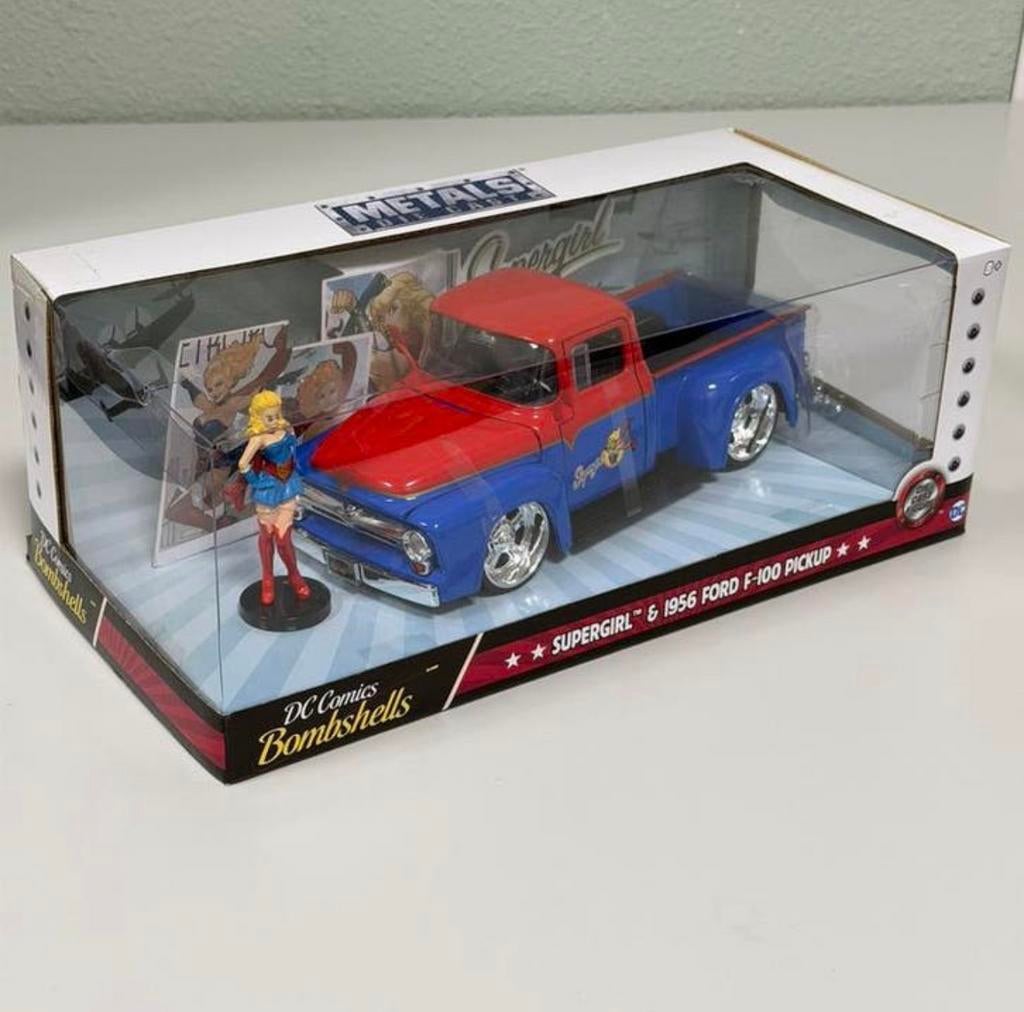 Ford F-100 Pick Up 1956 Supergirl DC-Comics Bombshells 1:24, Auto, Nieuw, Ophalen of Verzenden, H