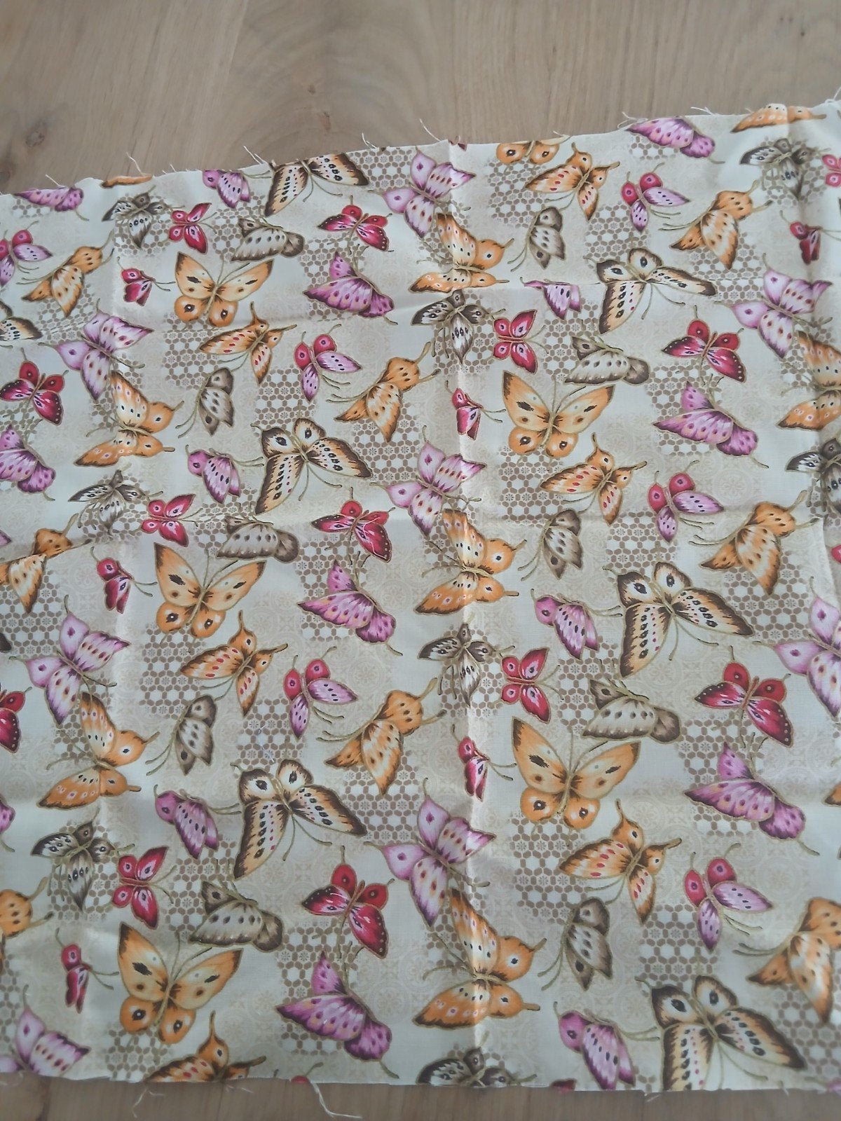 hobbystofje roze/oranje vlinders, 120 cm of meer, Nieuw, Ophalen of Verzenden, Katoen