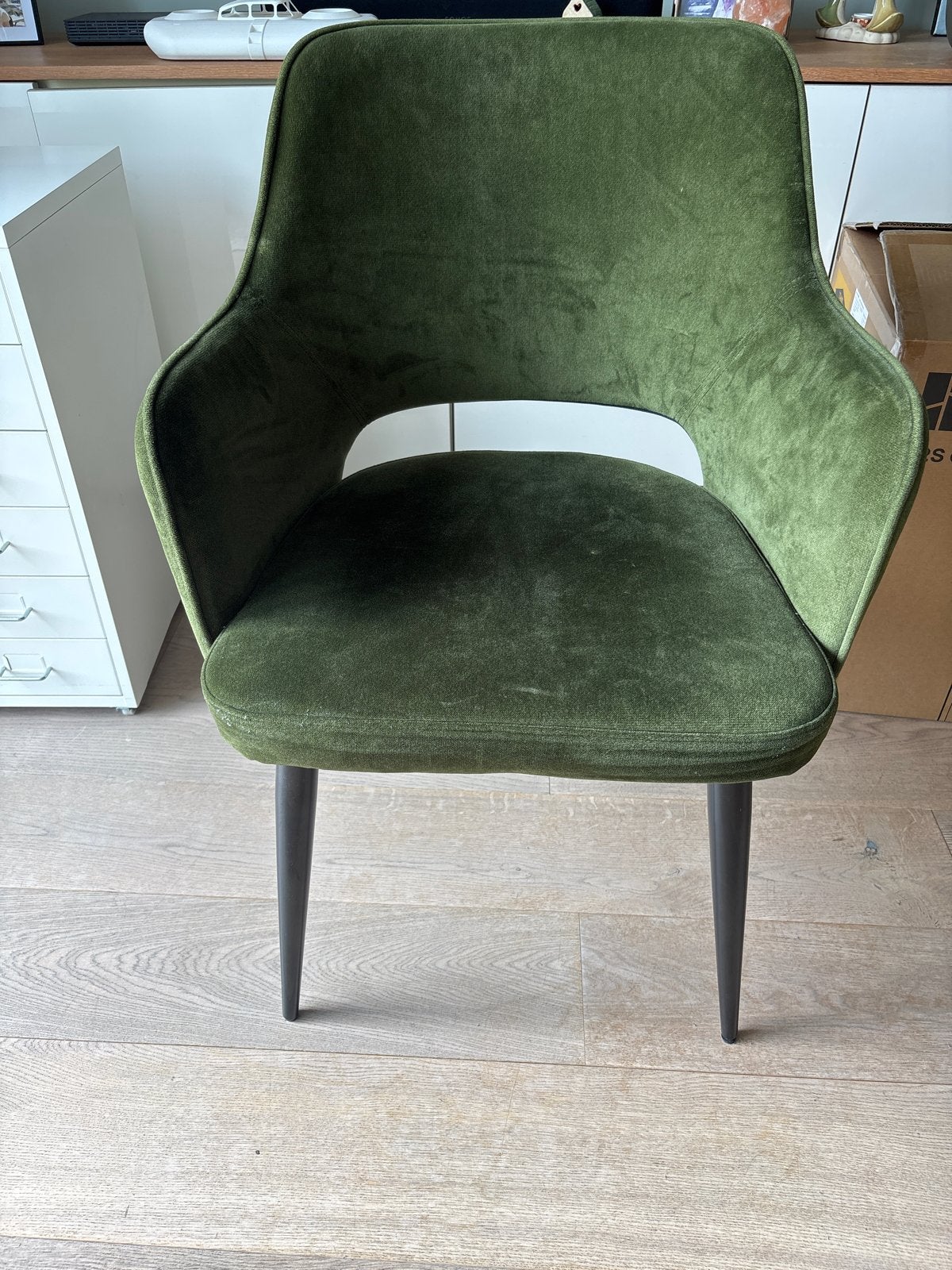 KARWEI eetkamerstoel Puck bladgroen polyester met armleuning, Huis en Inrichting, Ophalen, Gebruikt, Overige kleuren, Eén