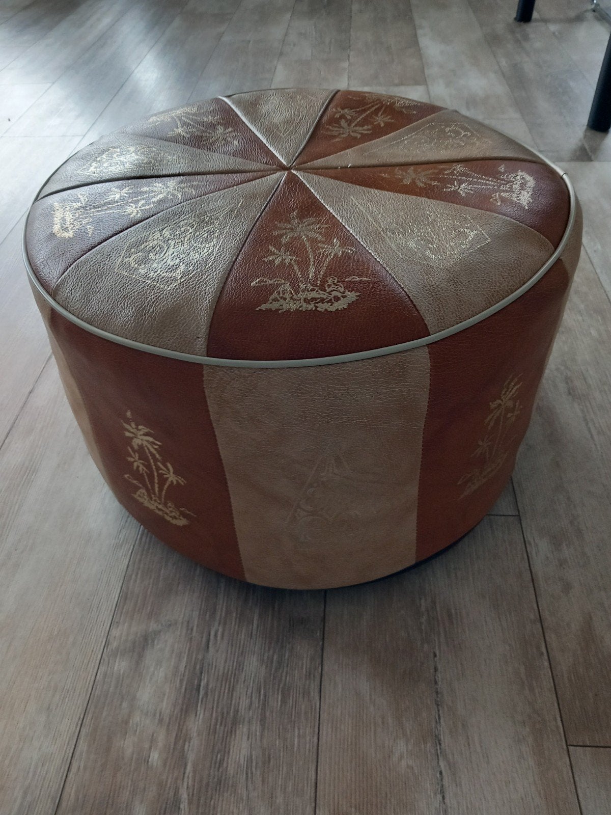 Mooie Marrokaanse Lederen poef, Ophalen, Rond, Minder dan 50 cm, Minder dan 50 cm