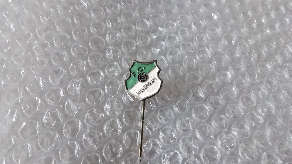 Speldje voetbalclub F.C Hilversum, Ophalen of Verzenden, Zo goed als nieuw, Sport