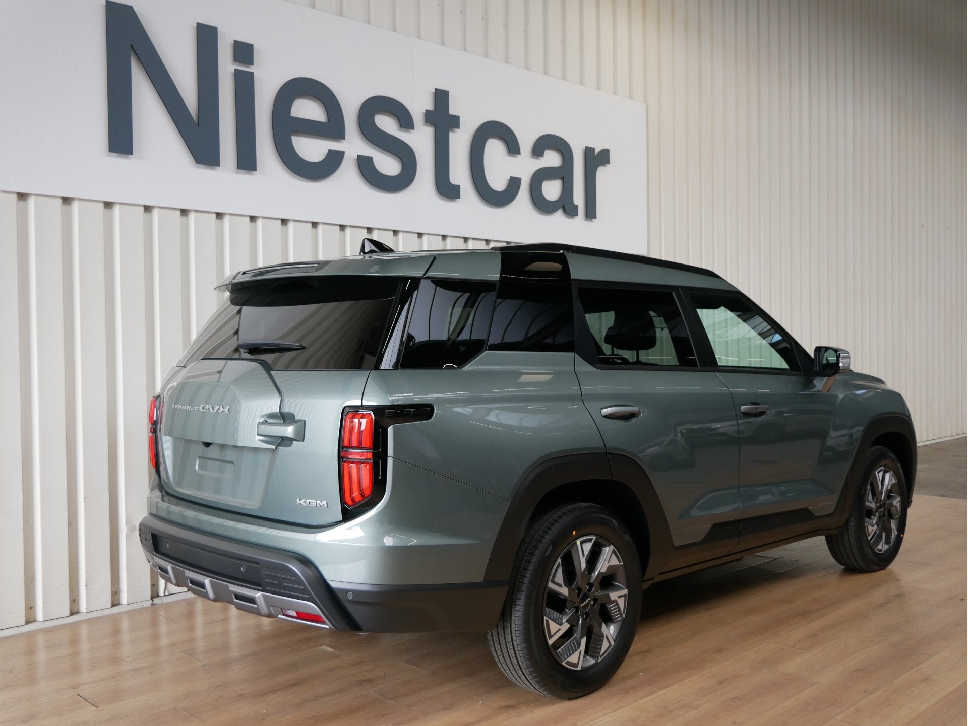 KGM Torres EVX Bronze 80.6 kWh (bj 2026, automaat), Auto's, Stof, Origineel Nederlands, SUV of Terreinwagen, Te koop