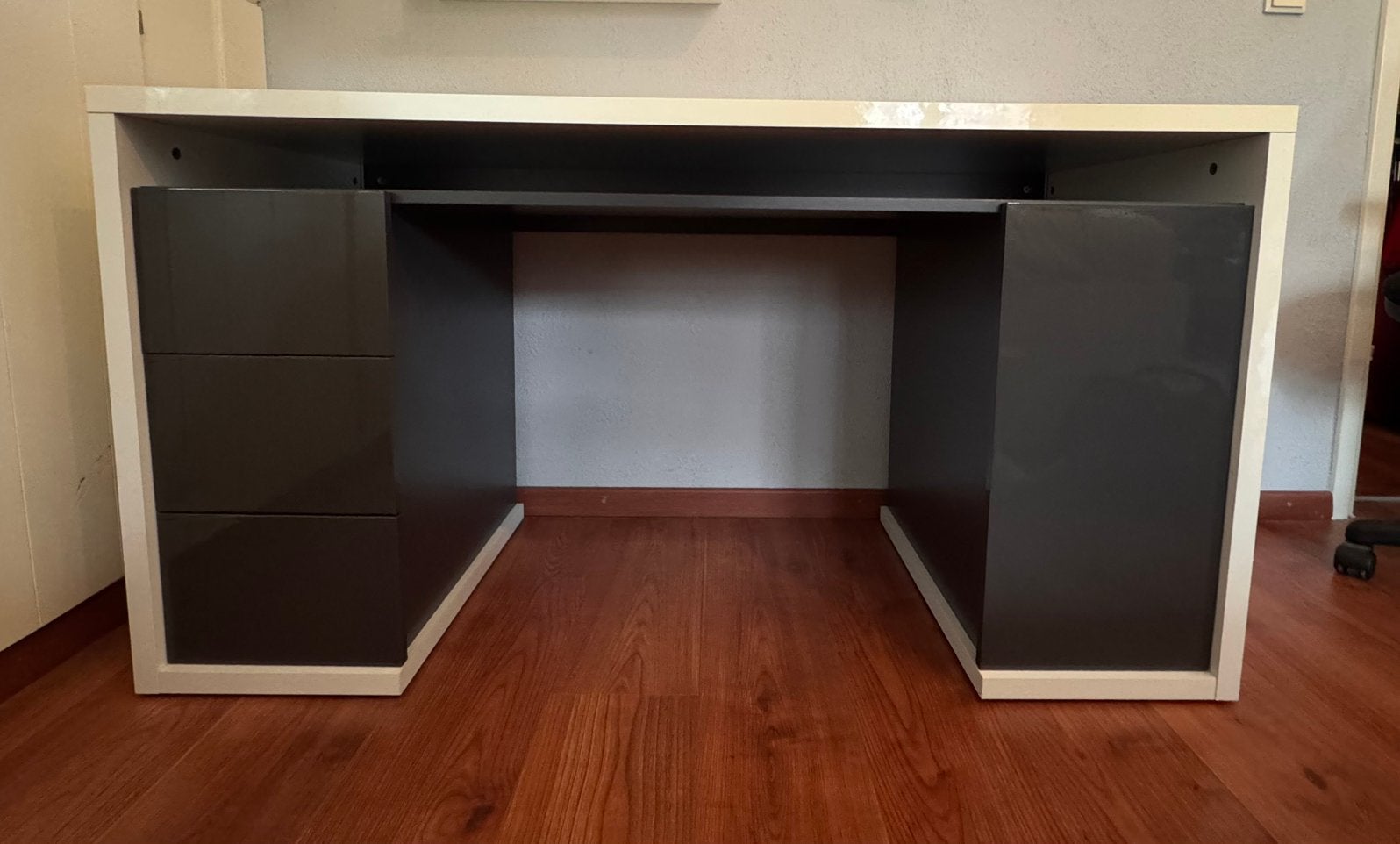 Bureau met bureaustoel te koop