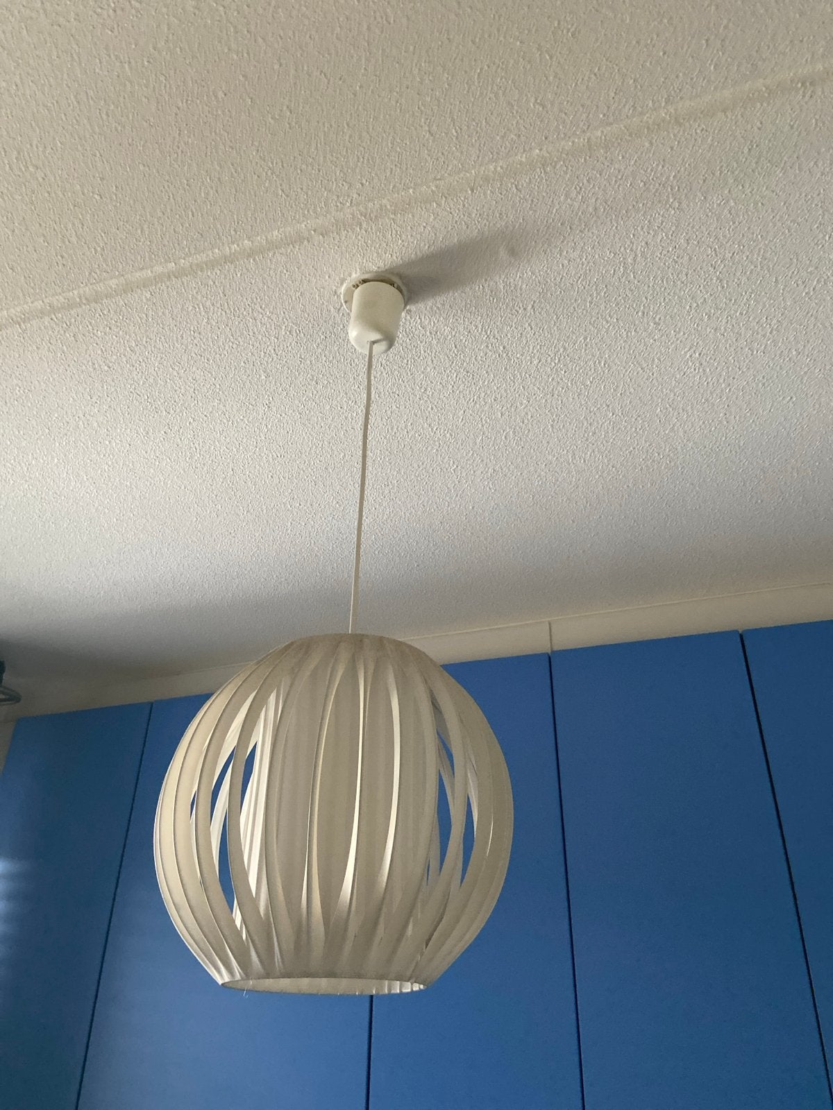 Gebruikte hanglamp met uniek design, Ophalen of Verzenden, Gebruikt, Kunststof, E27 (groot)