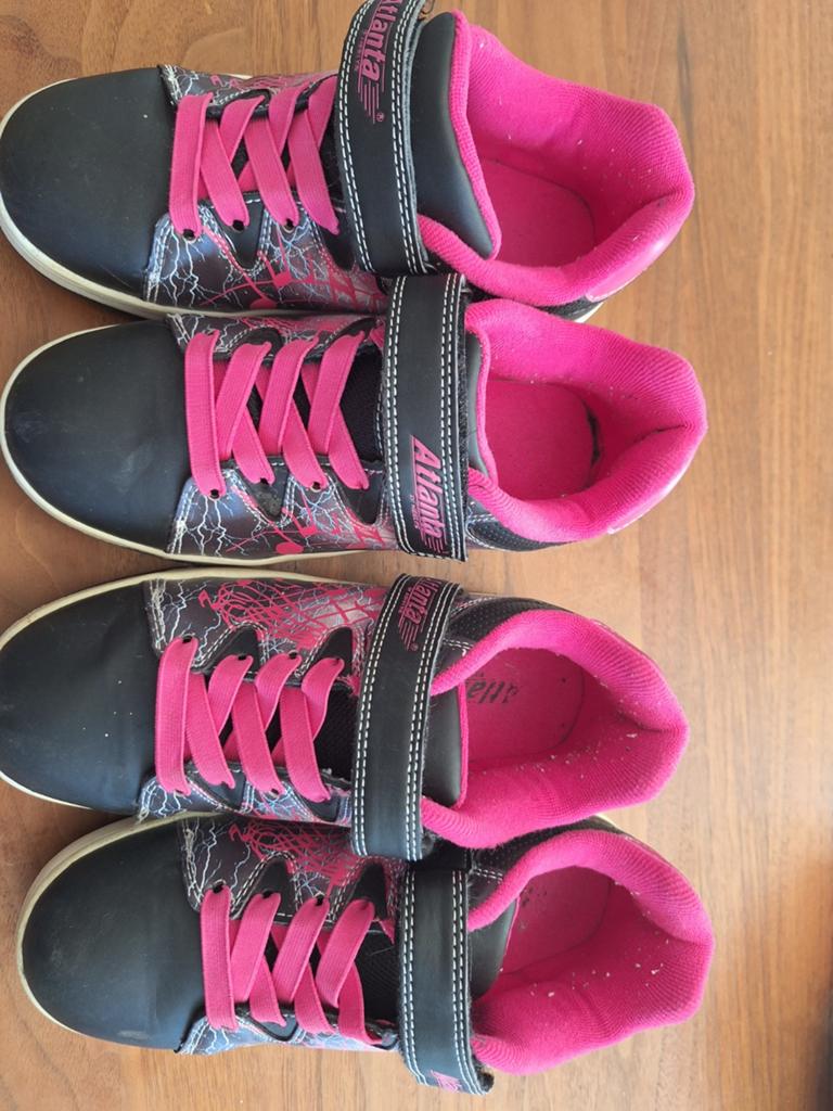 2x Atlanta rolschoenen maat 35 - zwart/roze, Ophalen of Verzenden, Gebruikt, Kinderen