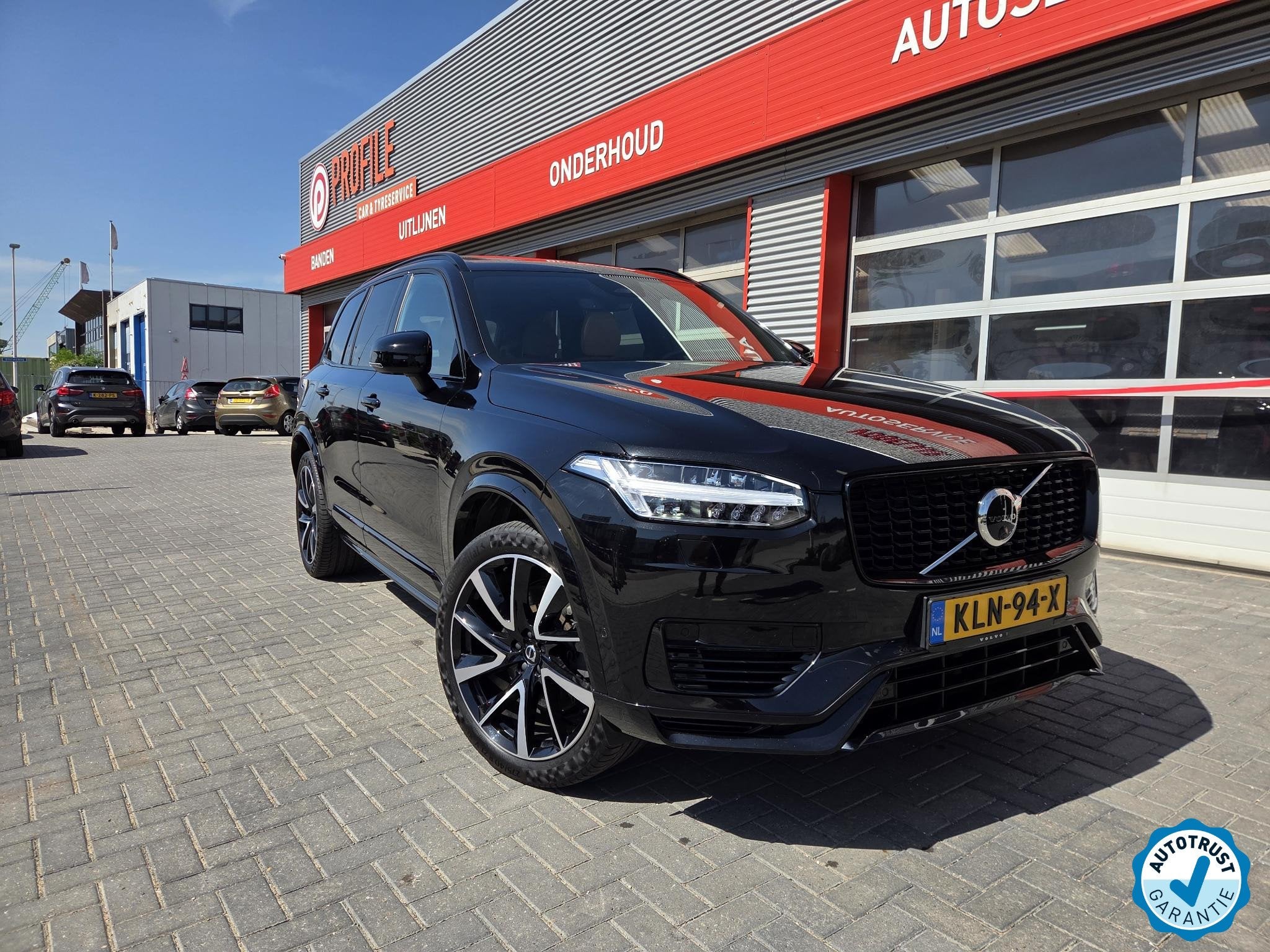 Volvo XC90 2.0 T8 Recharge AWD Ultimate Dark, Gebruikt, Euro 6, 4 cilinders, Zwart