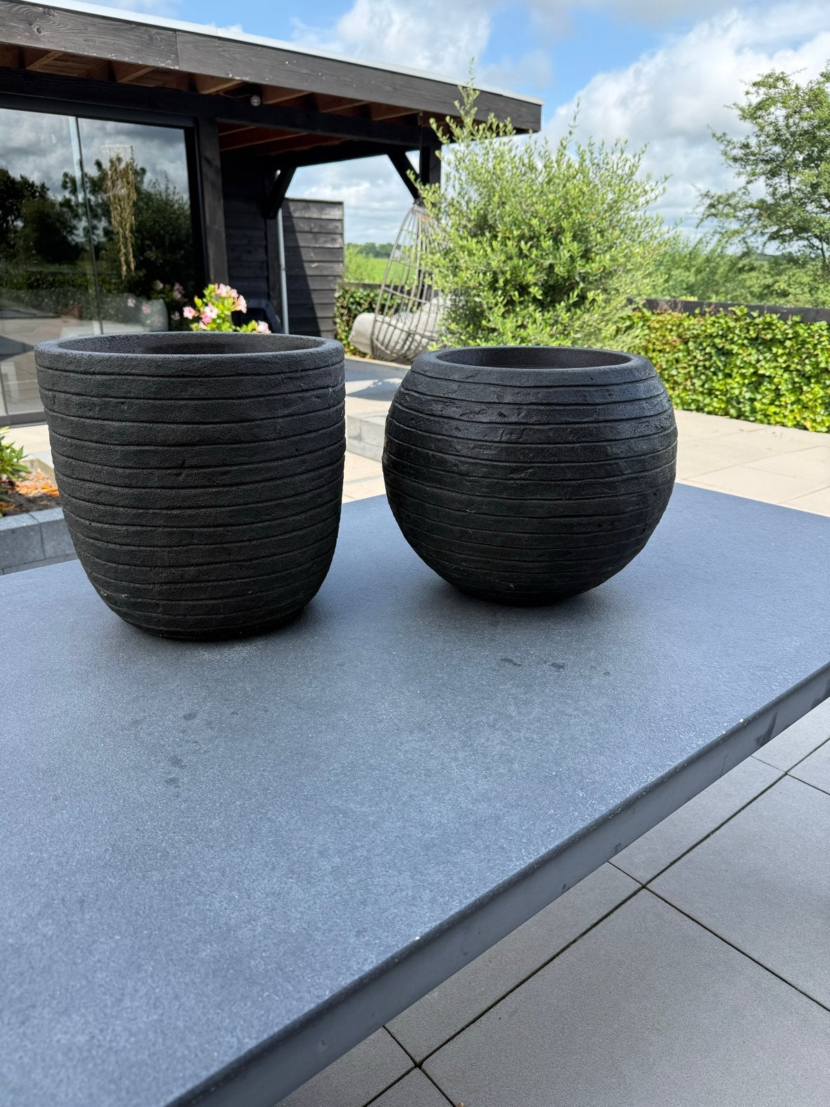 Set van 2 Capi bloempotten - Antraciet grijs, Kunststof, Gebruikt, Rond, Binnen