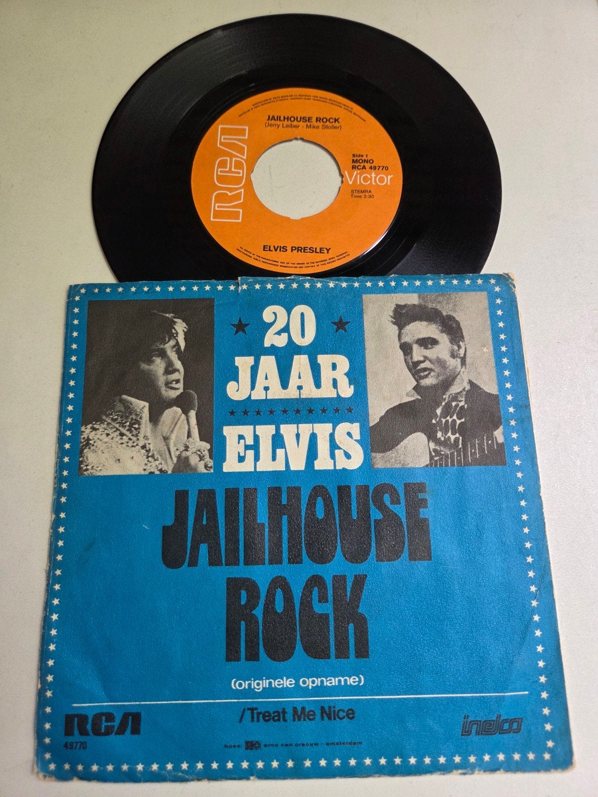 Elvis Presley - Jailhouse Rock / Treat Me Nice 7" Vinyl, Cd's en Dvd's, Gebruikt, Fotohoes, 7 inch, Ophalen of Verzenden