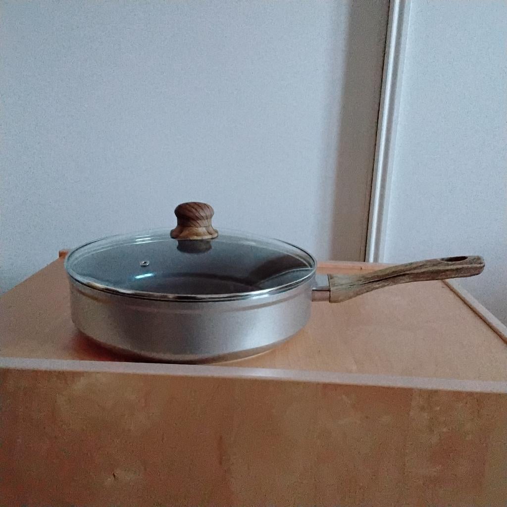Hapjespan braadpan 28 cm in prima staat, Huis en Inrichting, Keuken | Potten en Pannen, Ophalen of Verzenden, Zo goed als nieuw