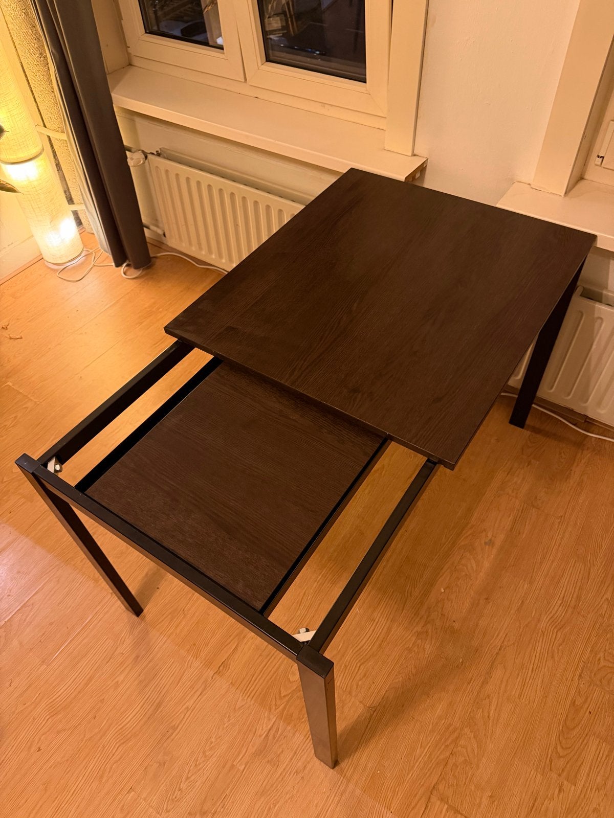 Foto 4 van Uitschuifbare eettafel met 4 stoelen