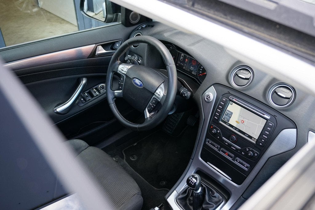 Ford Mondeo Wagon 1.6 EcoBoost Titanium + PANODAK / XENON /, Auto's, Ford, Voorwielaandrijving, Stof, Gebruikt, Mondeo