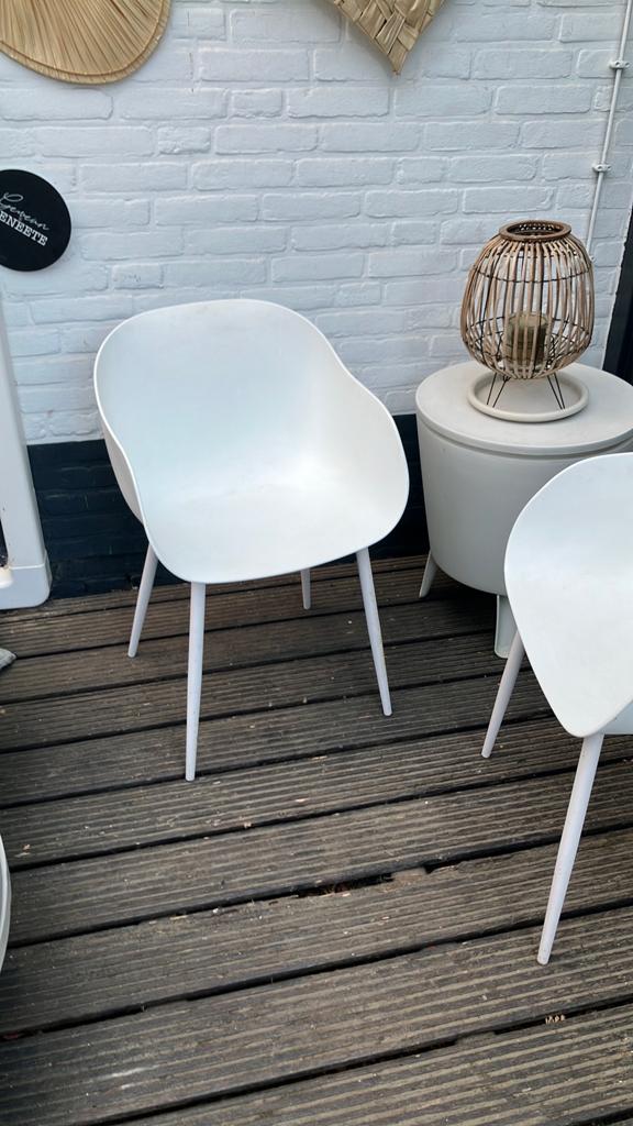 2 witte kuipstoelen, Huis en Inrichting, Stoelen, Ophalen, Zo goed als nieuw, Wit