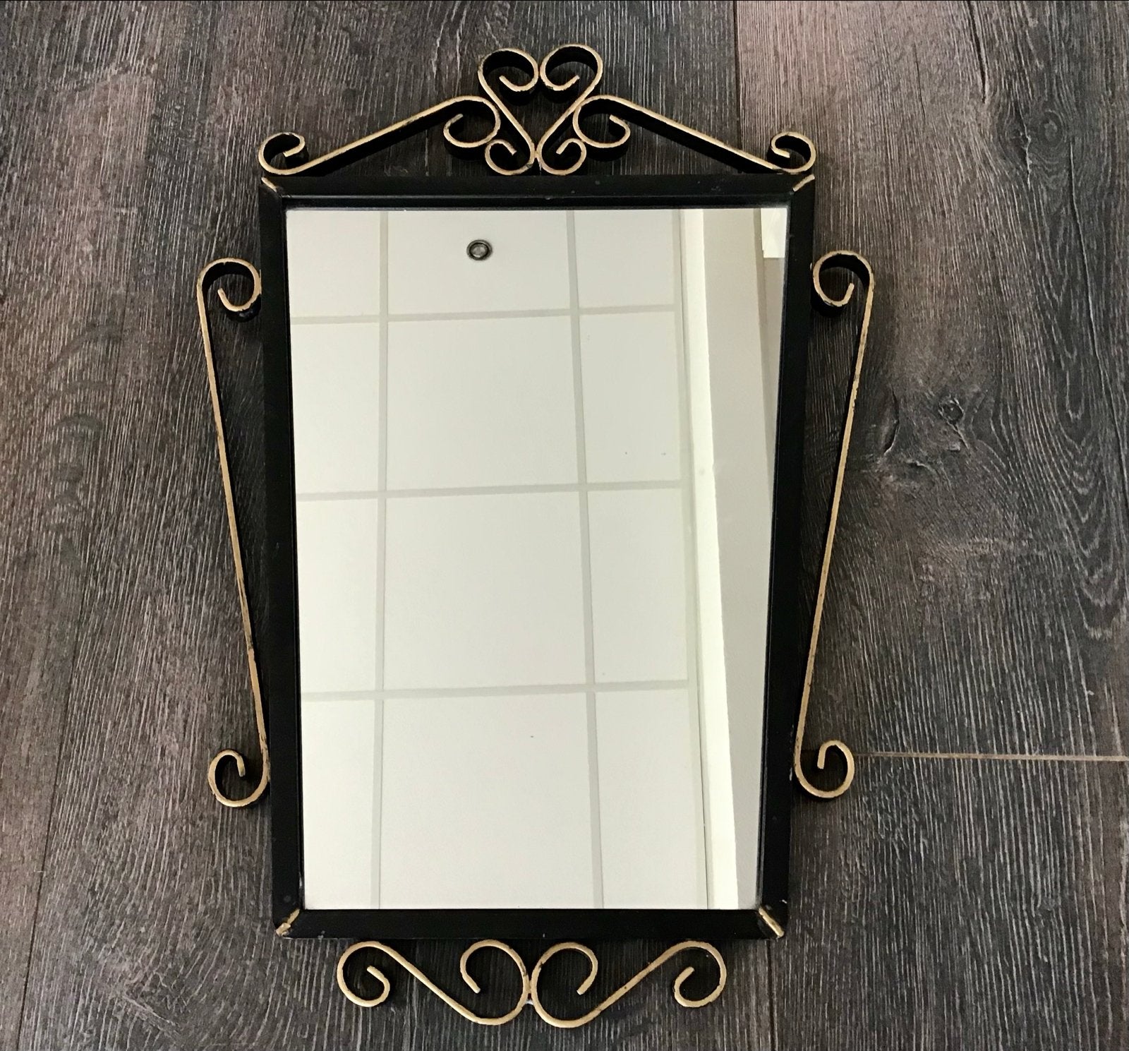 Vintage spiegel met metalen krullenlijst (51x35 cm), Ophalen, Rechthoekig, Minder dan 50 cm, Minder dan 100 cm