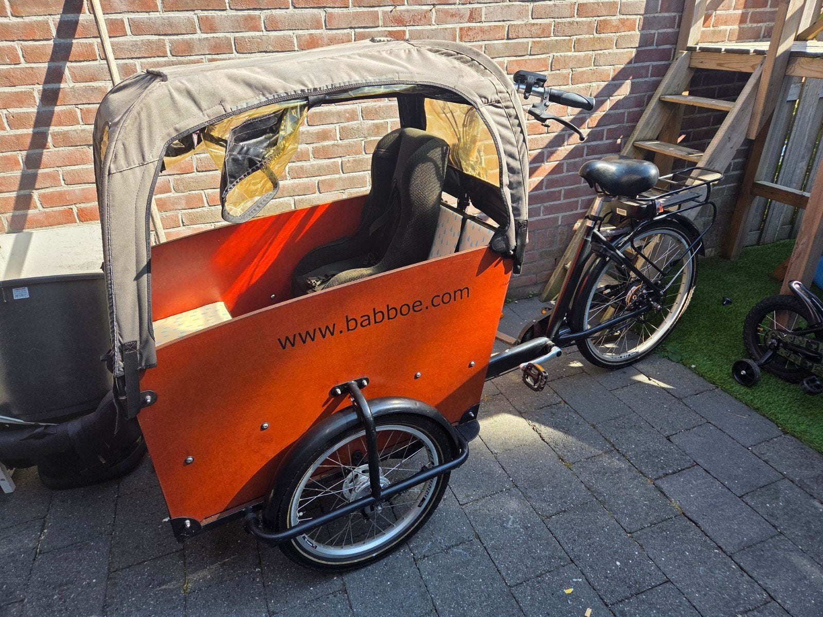 Babboe Big bakfiets met huif en elektrische ondersteuning, Fietsen en Brommers, Fietsen | Bakfietsen, Ophalen of Verzenden, Gebruikt