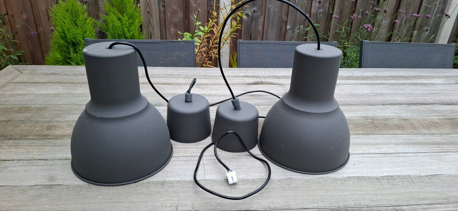 2 Ikea Hektar grijze industriële hanglampen, Ophalen, Gebruikt, E27 (groot), Metaal