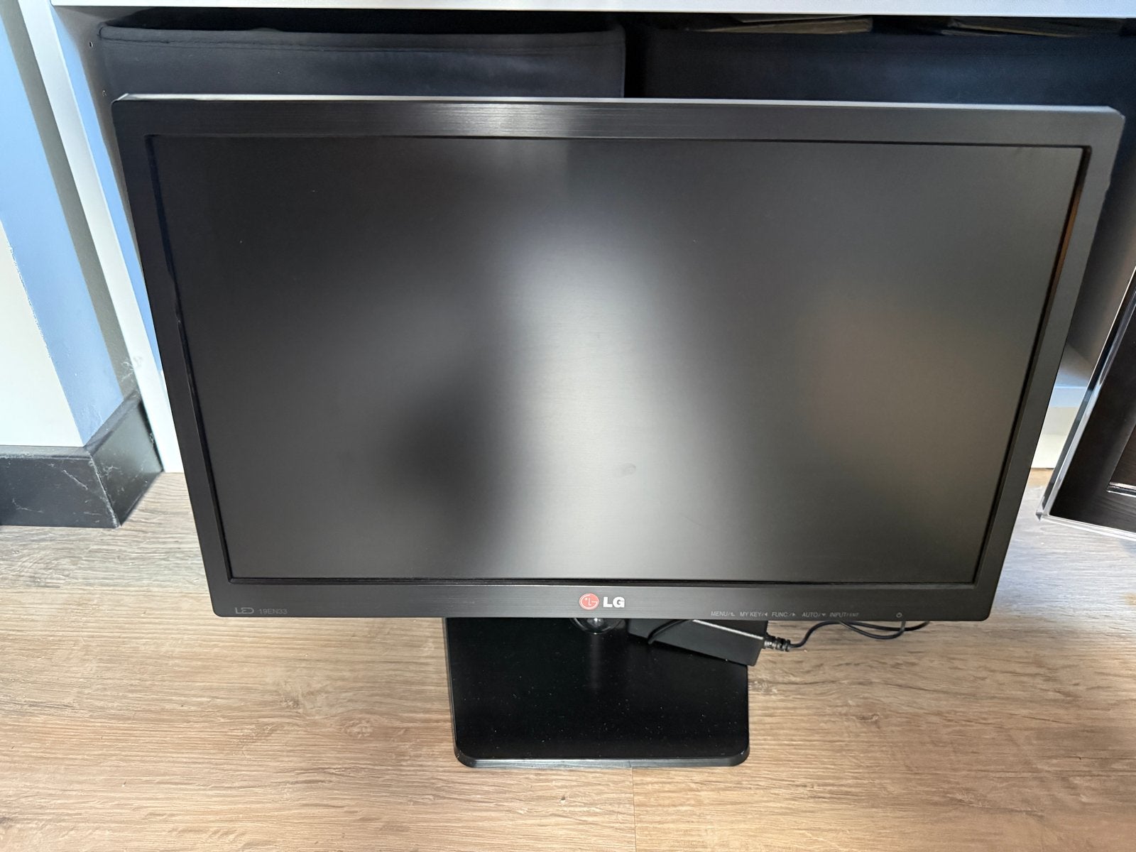 LG Flatron 19EN33S-B Monitor - 19 inch, Computers en Software, Monitoren, Ophalen, Kantelbaar, VGA, 60 Hz of minder