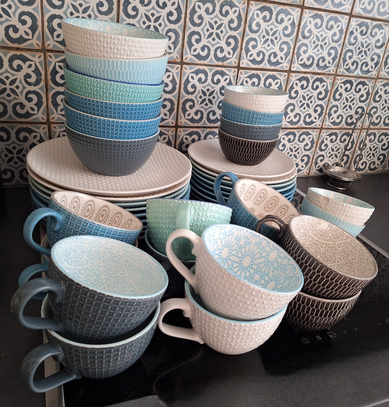 Servies Inari vaatwasser magnetron blauw wit zwart grijs, Ophalen, Gebruikt, Overige stijlen, Kom(men)
