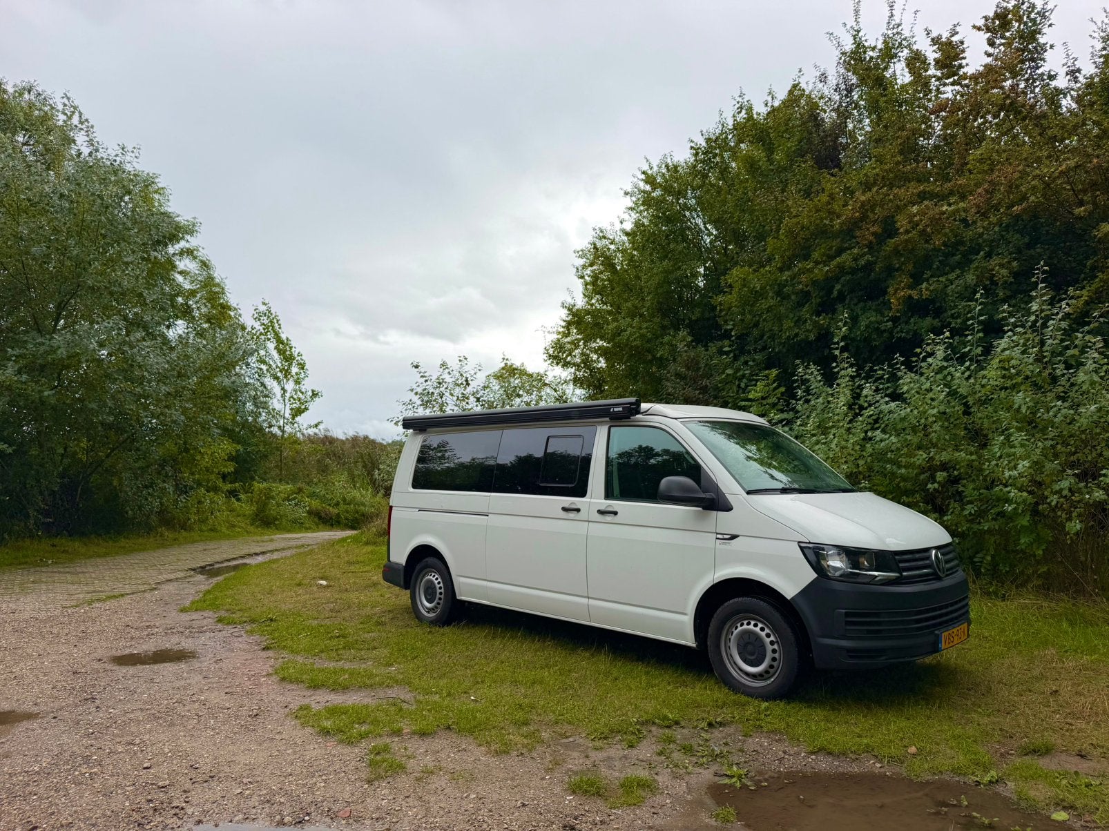 Foto 12 van Volkswagen T6 Camperbus  | 2019 | EURO 6 | off-grid | NAP