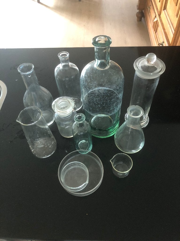 Diverse collectie glazen flessen en laboratoriumglaswerk, Antiek en Kunst, Ophalen of Verzenden