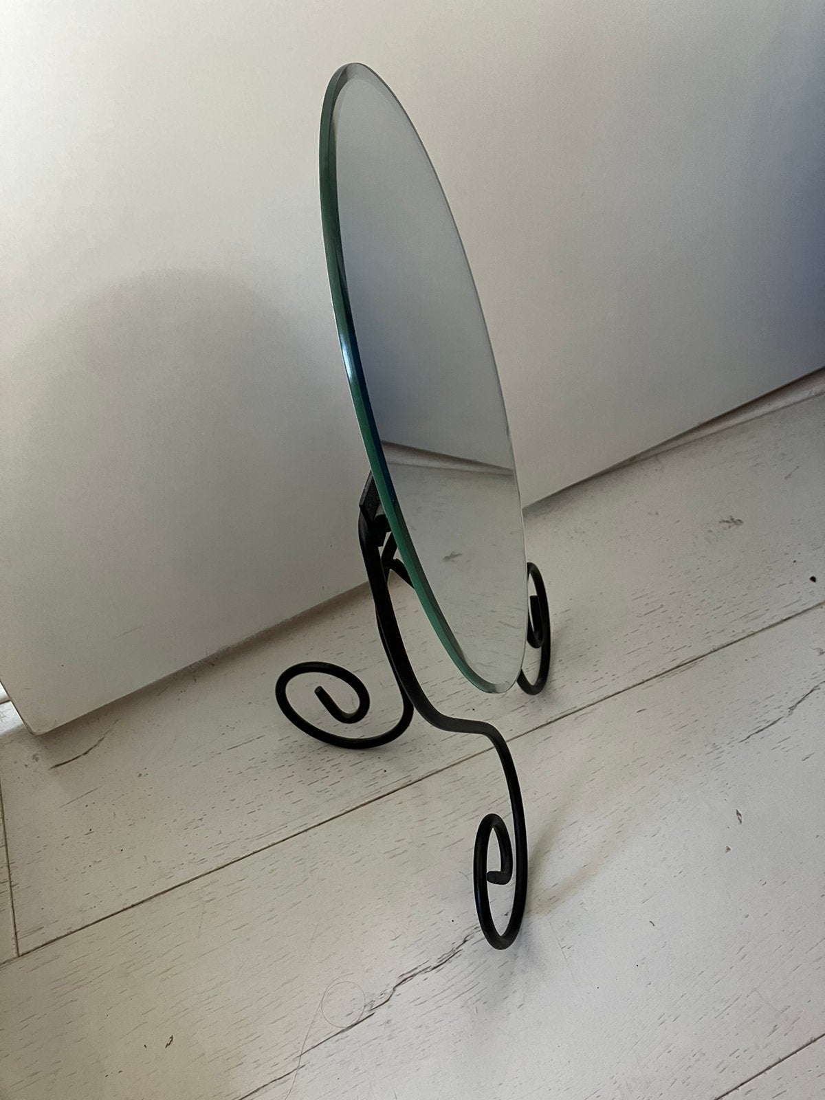 Opklapbare ovalen spiegel met brocante look zwart metaal, Huis en Inrichting, Woonaccessoires | Spiegels, Minder dan 50 cm, Ophalen of Verzenden