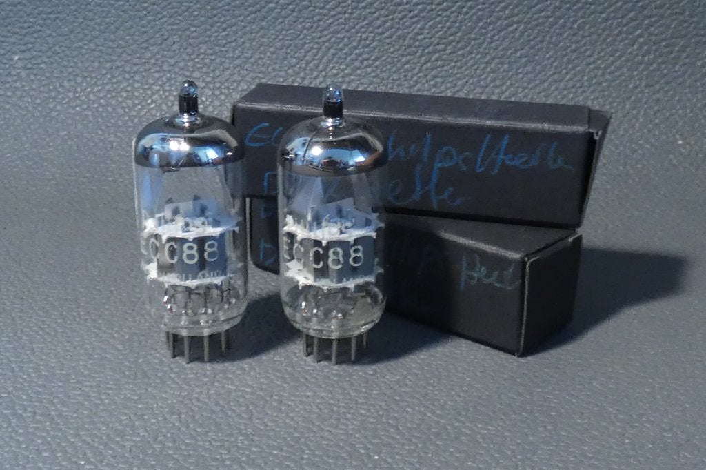 ECC88 Philips Heerlen  - disc getter - matched pair, Ophalen of Verzenden, Buis of Buizen