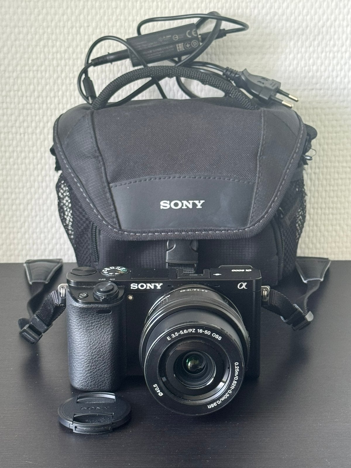Sony Alpha A6000 systeemcamera 24MP met 16-50 mm kit lens, Ingebouwde flitser, Sony eu, Ophalen of Verzenden, Zo goed als nieuw