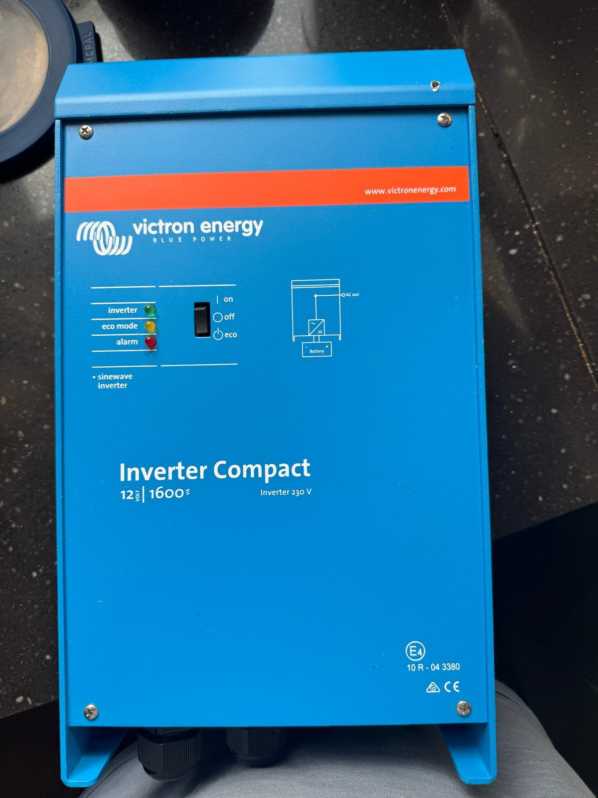 Victron Energy Inverter Compact 12|1600 - Omvormer 230V, Ophalen, Zo goed als nieuw, Overige merken, Omvormer