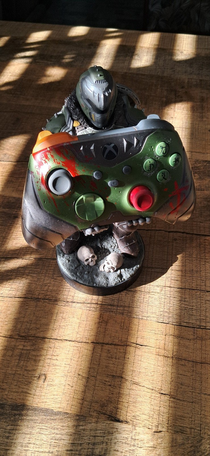 Doom Slayer Controller Houder & Xbox Controller, Ophalen of Verzenden, Zo goed als nieuw, Controller, Xbox One