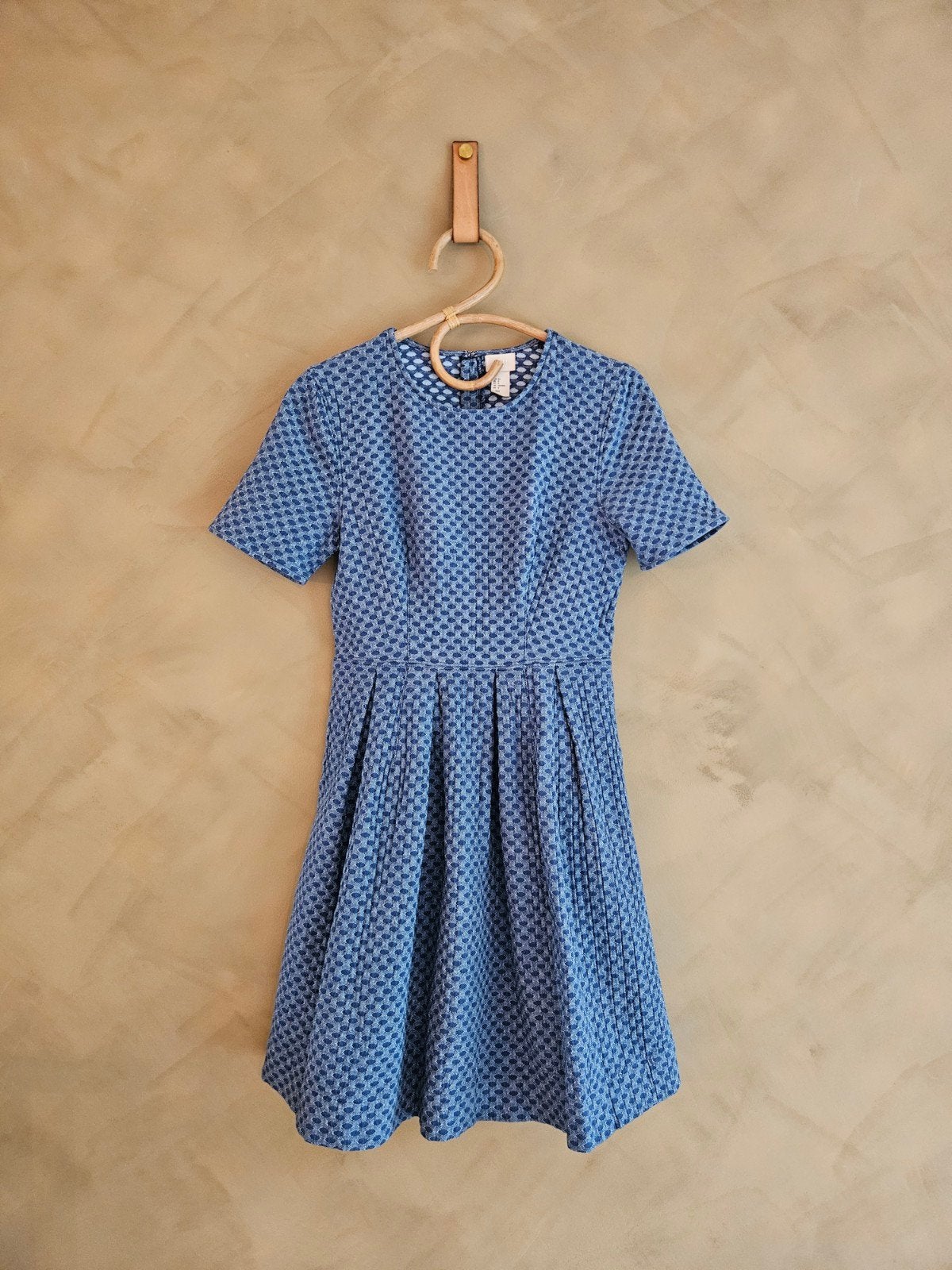 Denim blauwe jurk met textuur – maat 36, Ophalen of Verzenden, Zo goed als nieuw, Maat 36 (S), Blauw