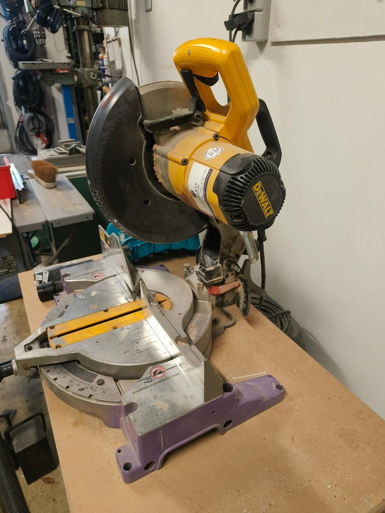 Dewalt afkortzaag, Ophalen, Gebruikt, DeWalt, 70 mm of meer