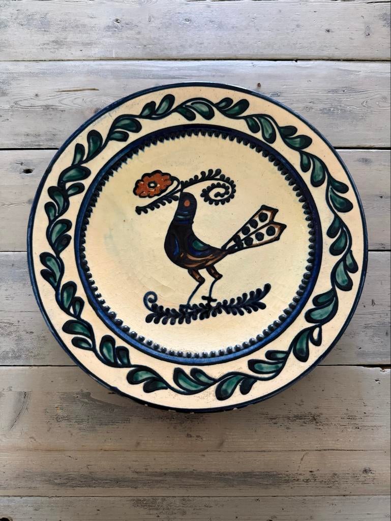Handbeschilderd aardewerk bord uit Roemenië, Antiek en Kunst, Ophalen of Verzenden