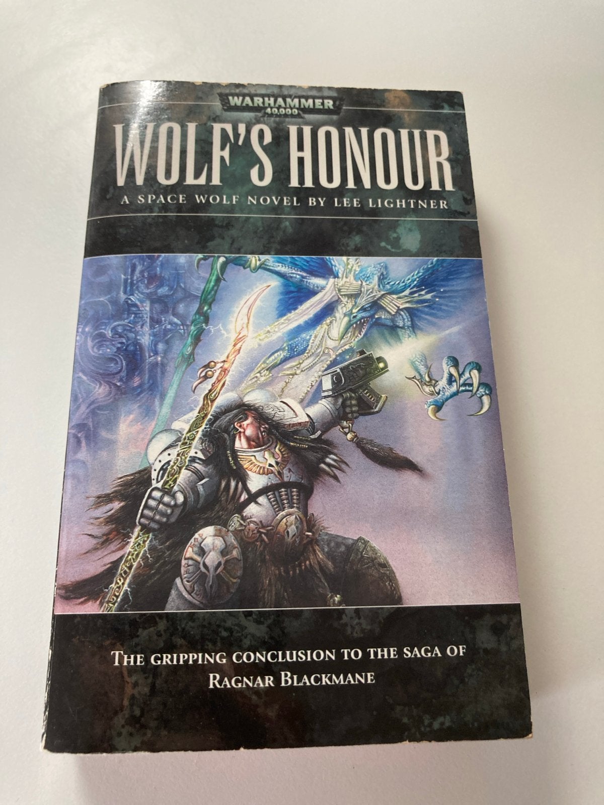 Wolf's Honour - Warhammer 40.000 - Lee Lightner, Ophalen of Verzenden, Gebruikt, Warhammer 40000, Boek of Catalogus
