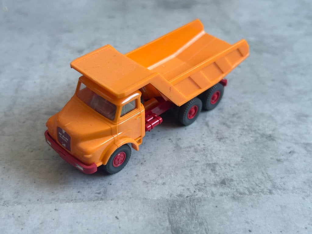 Wiking 1:87 MAN diesel kipper oranje, Ophalen of Verzenden, Zo goed als nieuw, Bus of Vrachtwagen, Wiking