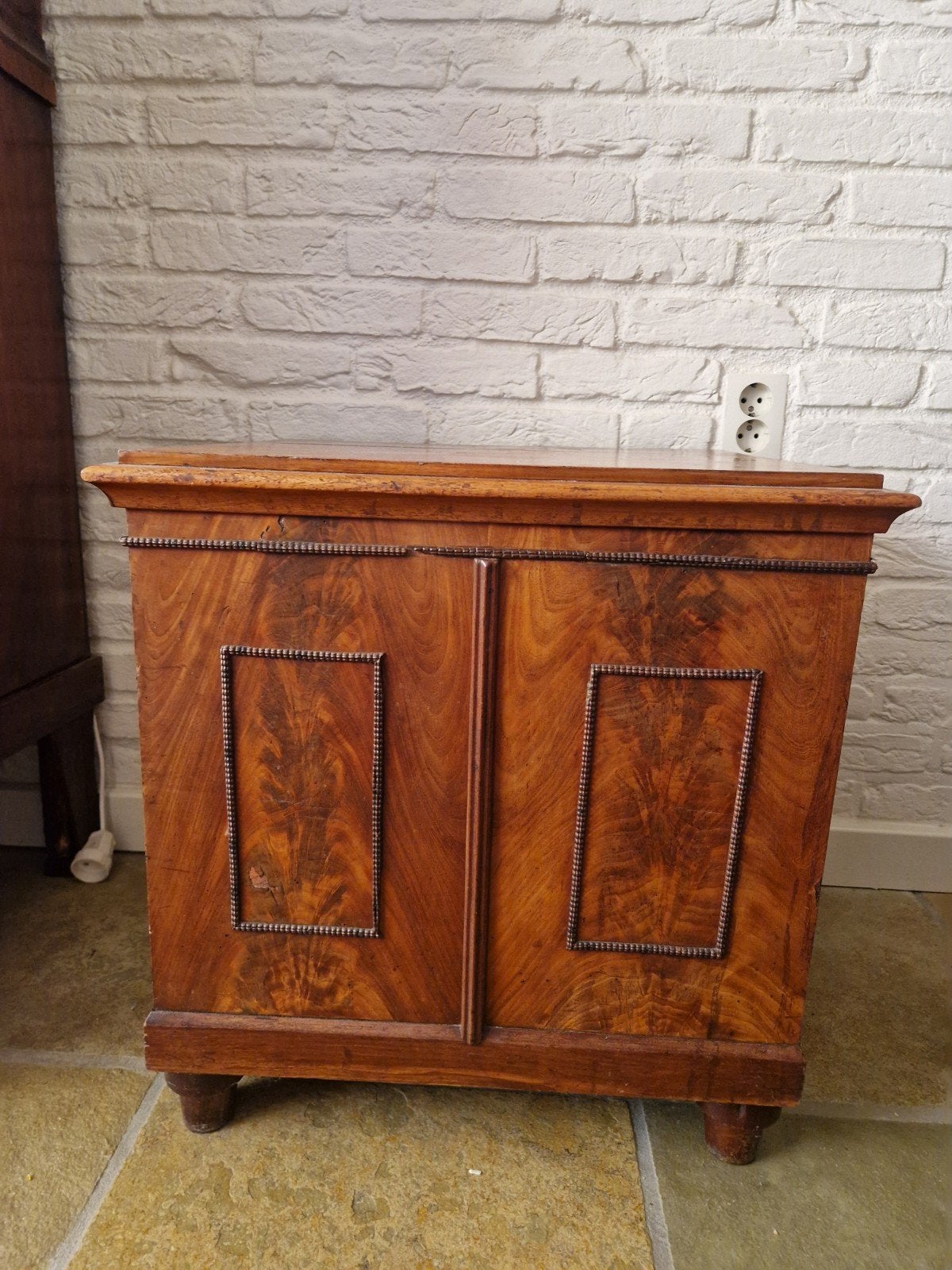 Antiek kamertoilet, Ophalen