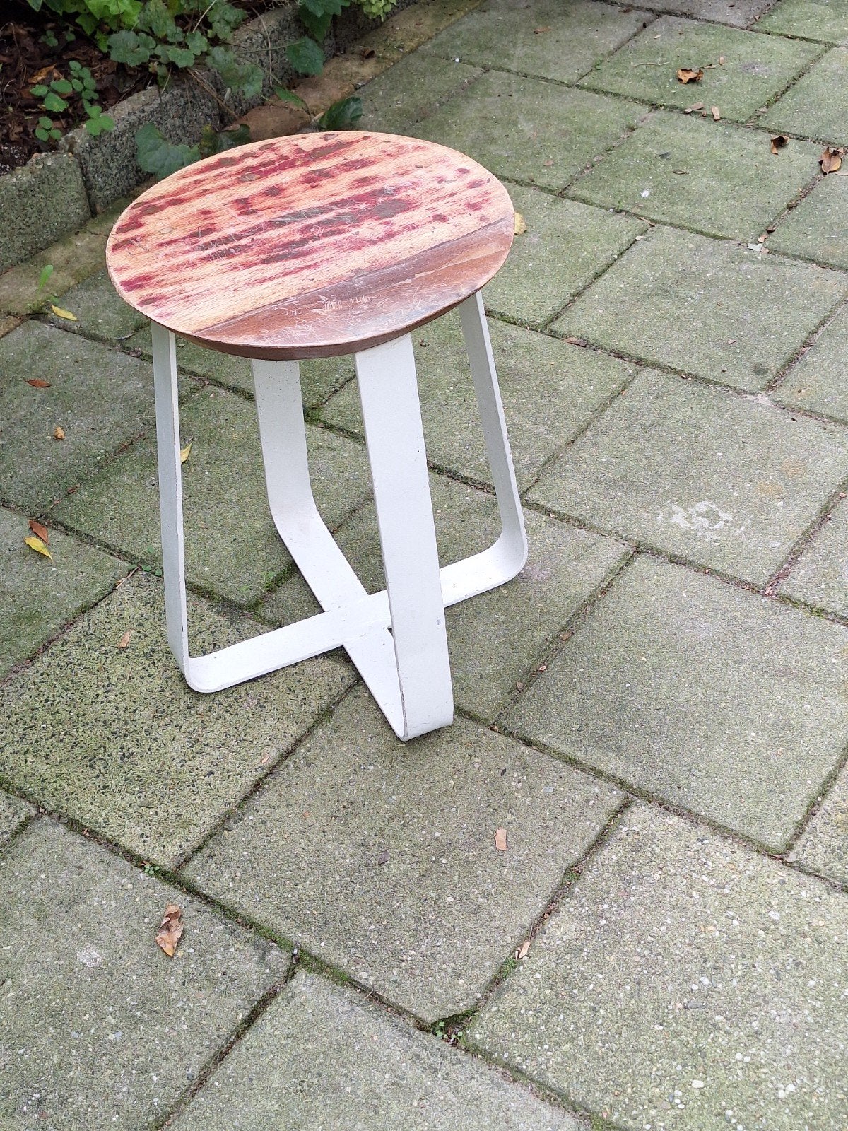 Unieke houten kruk met metalen onderstel, Ophalen, Gebruikt, Hout