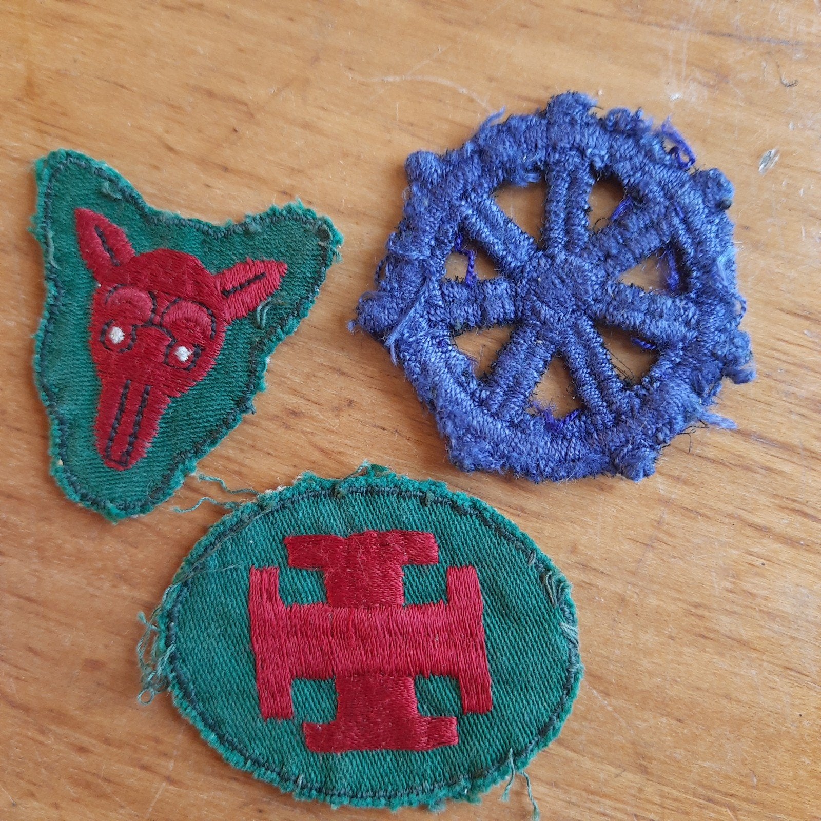 Drie Oude Scouting Emblemen Insignes, Verzenden, Embleem, Speld of Insigne