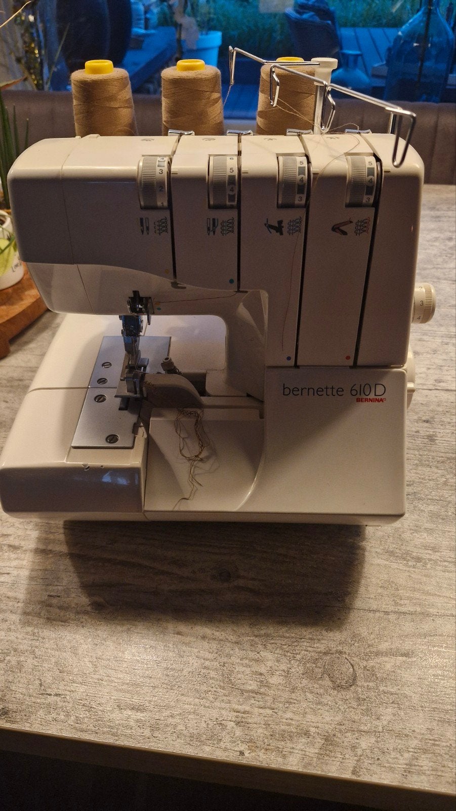 Bernette 610D Lockmachine -, Ophalen, Zo goed als nieuw, Lockmachine, Overige merken