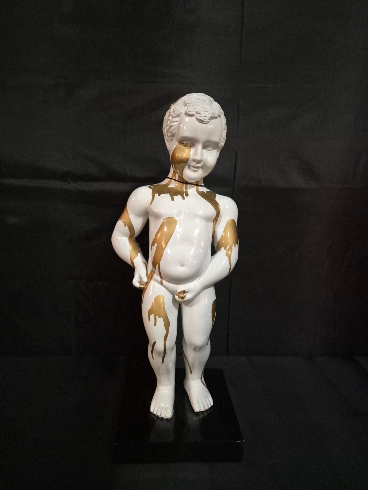 Manneke Pis Beeld 60cm Polyester - Wit met Goud, Ophalen
