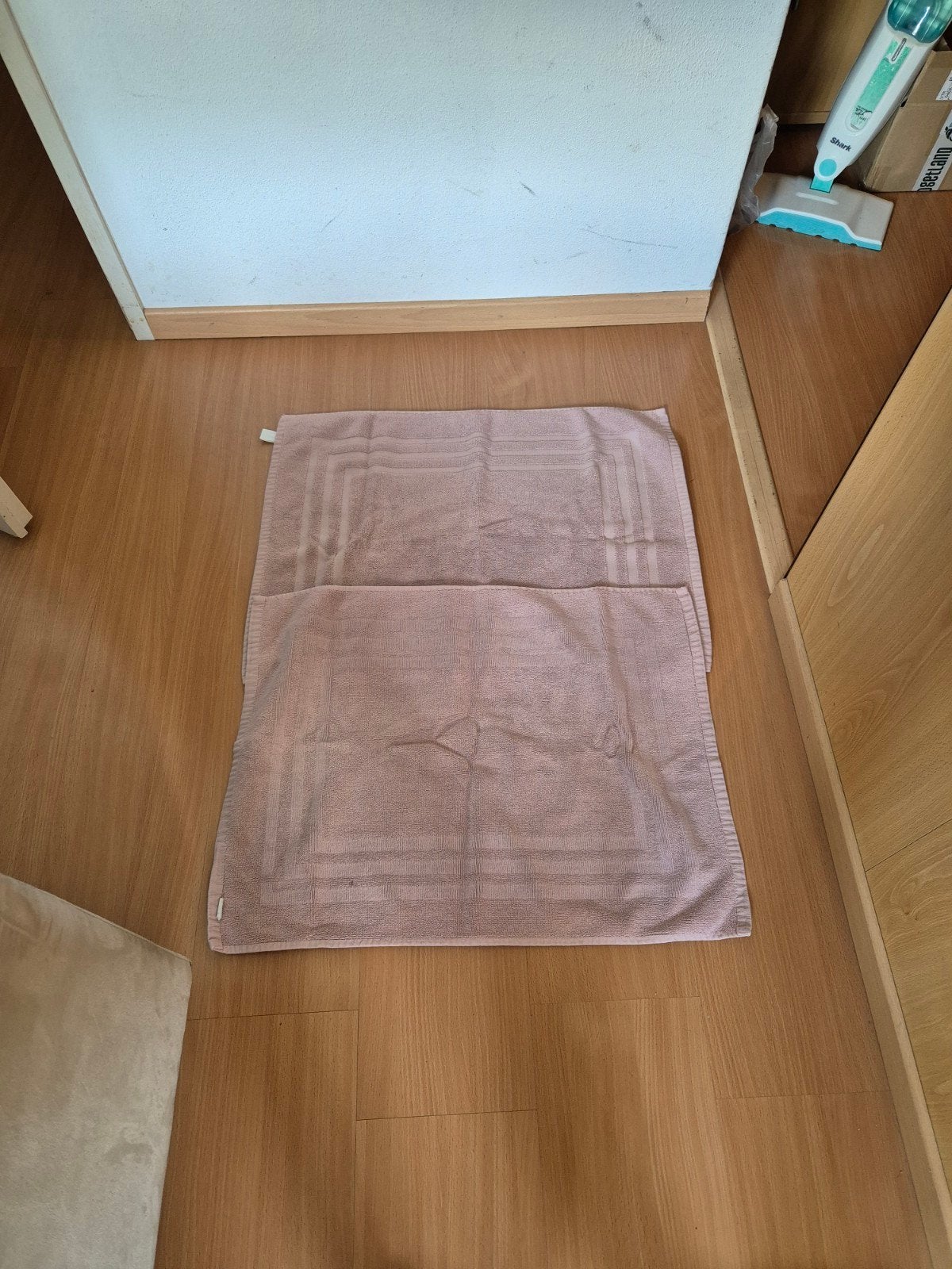 Twee zachte roze badmatten - Gebruikt maar goede staat, Ophalen of Verzenden, Gebruikt, Roze, Badmat
