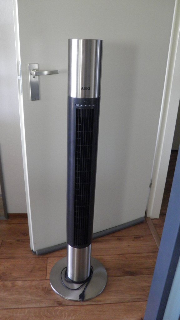 AEG T-VL 5537 torenventilator 3 snelheden met afstandsbedien, Witgoed en Apparatuur, Ventilatoren, Ophalen, Zo goed als nieuw